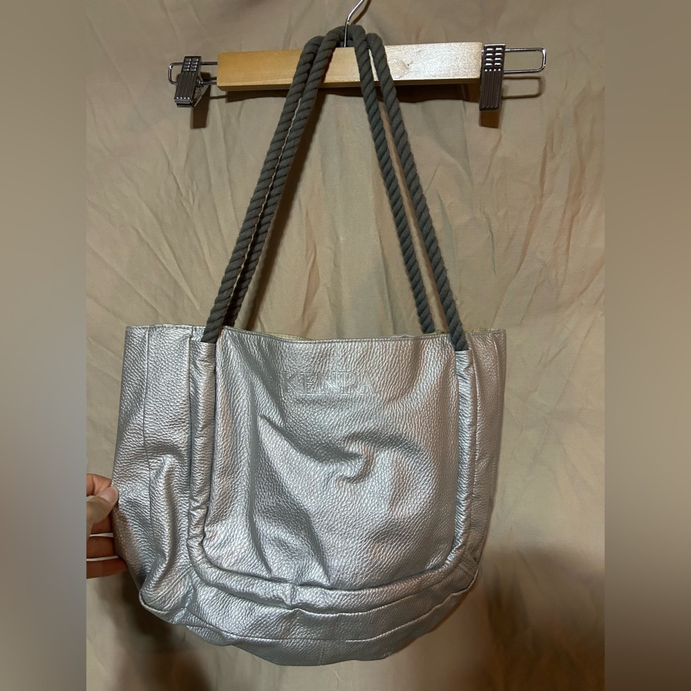 Kendra tote bag